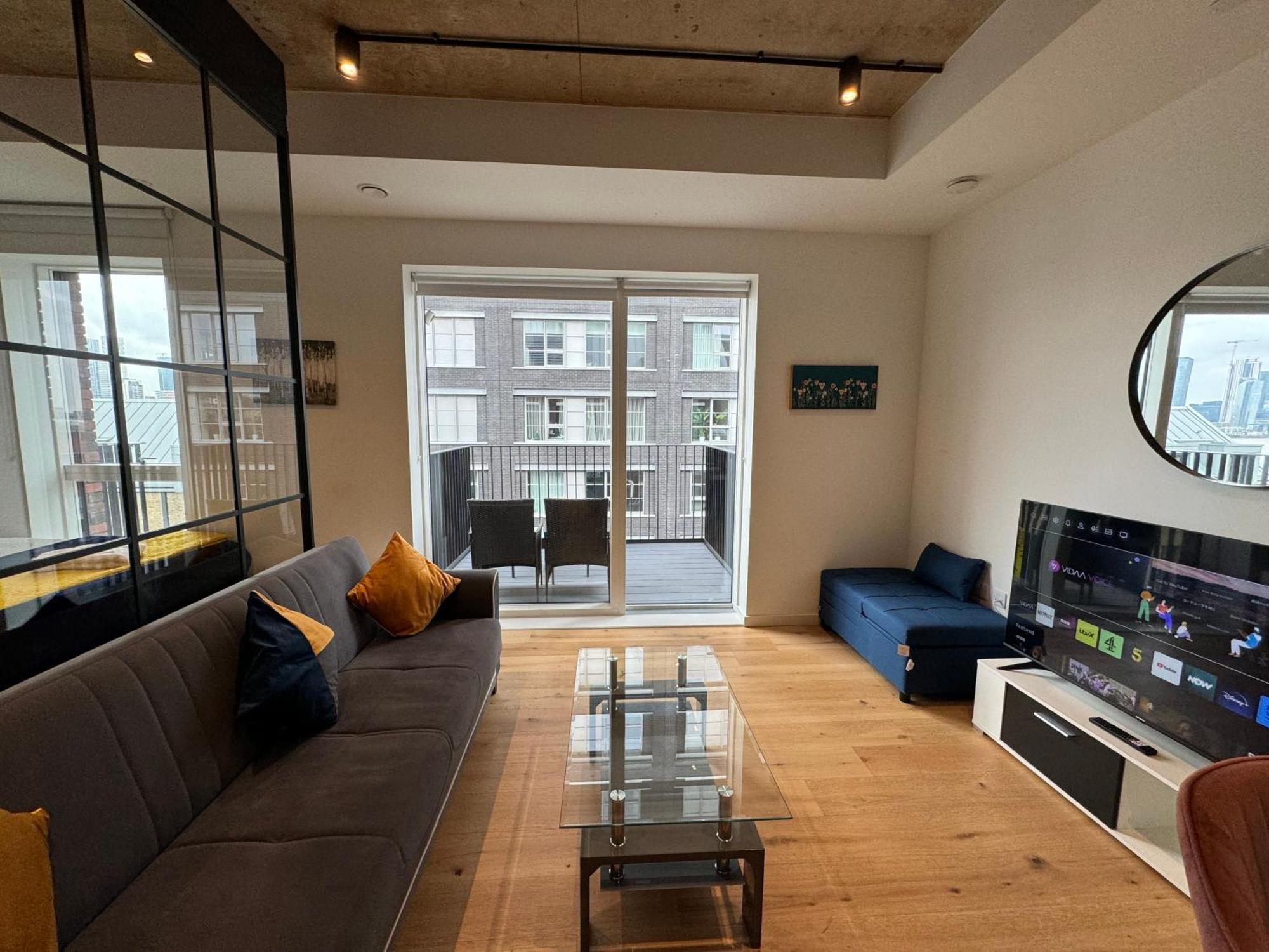 London Luxury Flat With Balcony, River View, O2 Arena, Excel, Canary Wharf, Station Lägenhet Exteriör bild